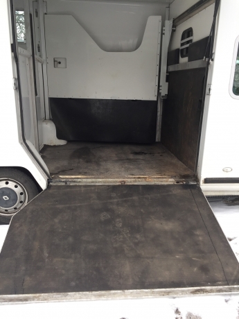 CAMION-VL-MASTER-DCI-150-CH-CARROSSERIE-BARBOT