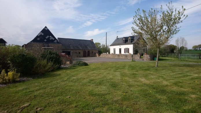 A-vendre-jolie-propriete-equestre-a-Meslay-du-Maine-dans-la-Mayenne
