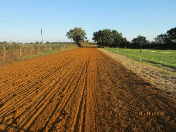 Haras-53-ha-avec-Piste-de-Trot-en-Mayenne