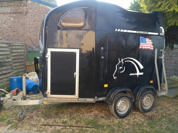Van-Cheval-Liberte-Gold