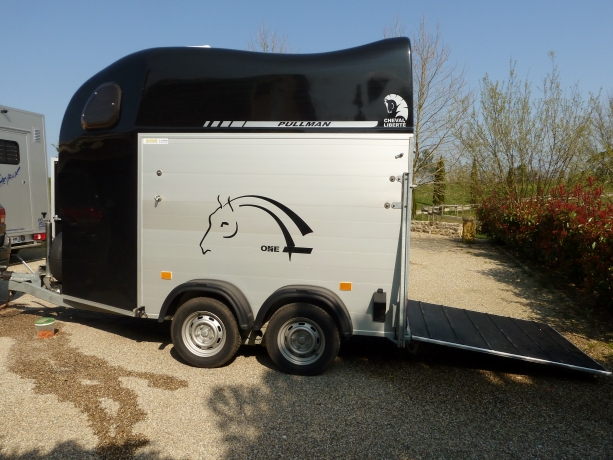 VAN-A-LOUER