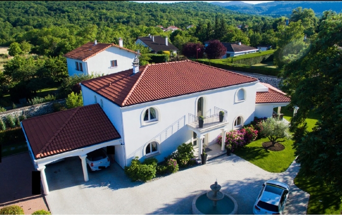 Propriete-entre-Clermont-Ferrand-63-et-Vichy-03