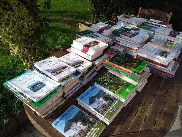 Donne-lot-de-catalogues-de-ventes