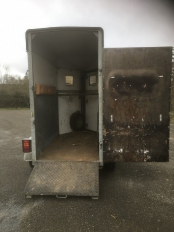 vends-VAN-BARBOT-type-DERBY-1-1-2-place-0