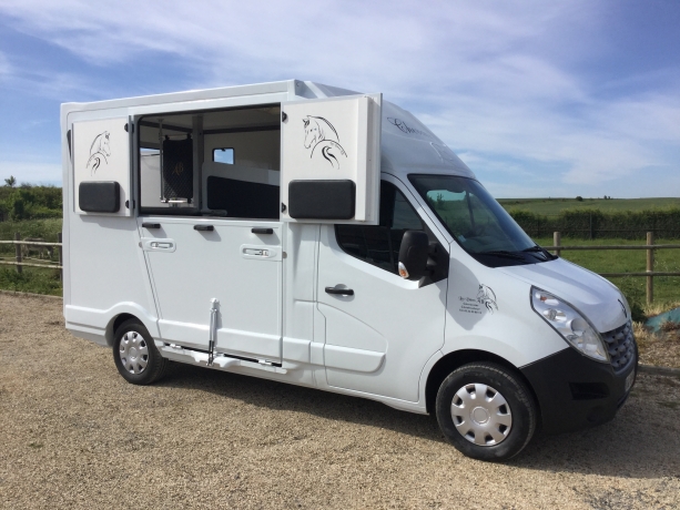 Renault-Master-L2--transport-chevaux