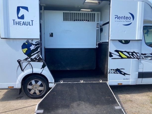 Camion-THEAULT-Stalles-Renault-0