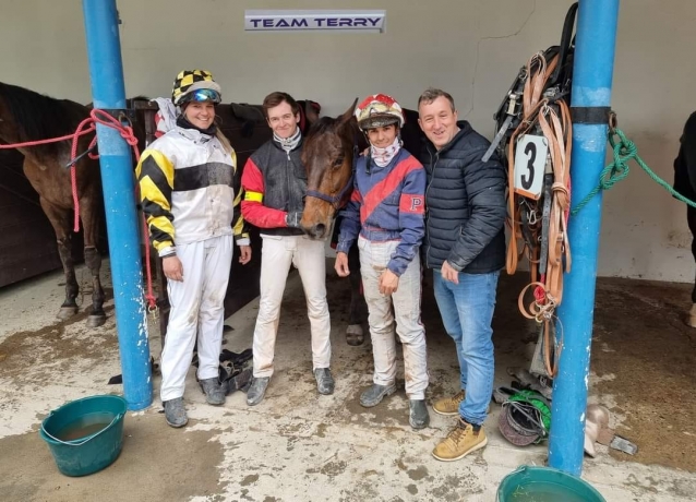 Ecurie-Partick-Terry-recherche-chevaux-pour-Cagnes