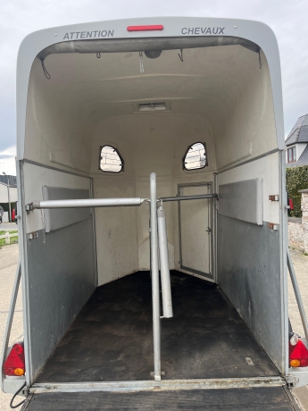 Van-Cheval-Liberte-3
